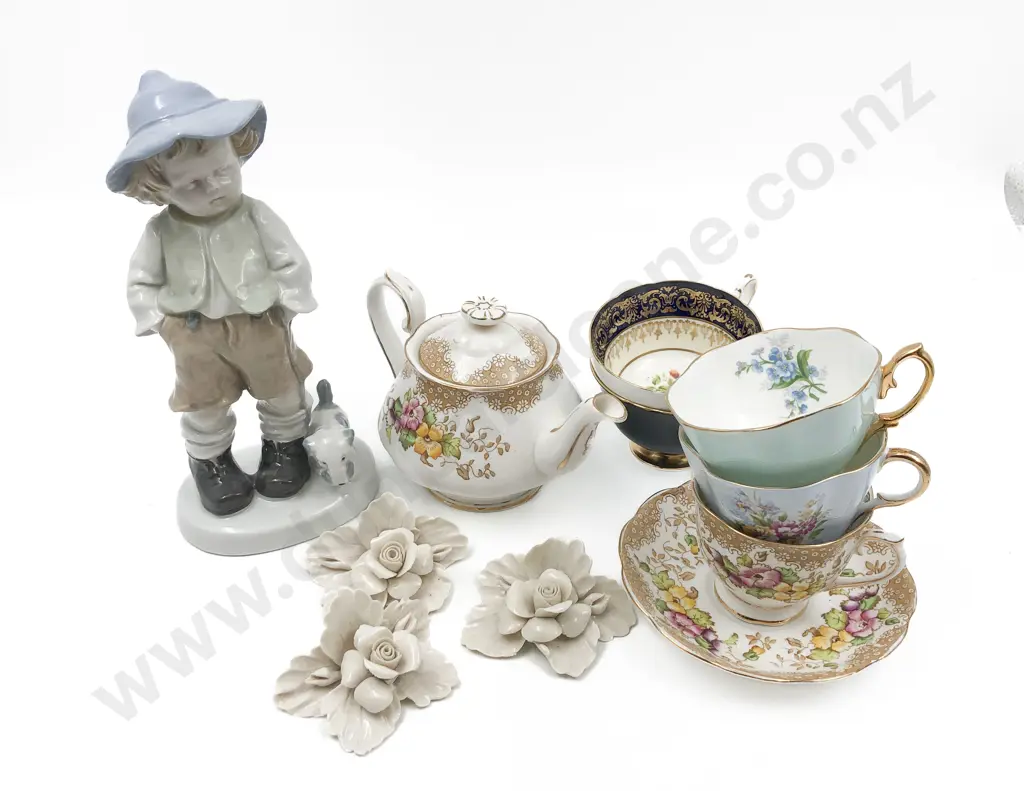 Small Box of Assorted Fancy China Image 1++