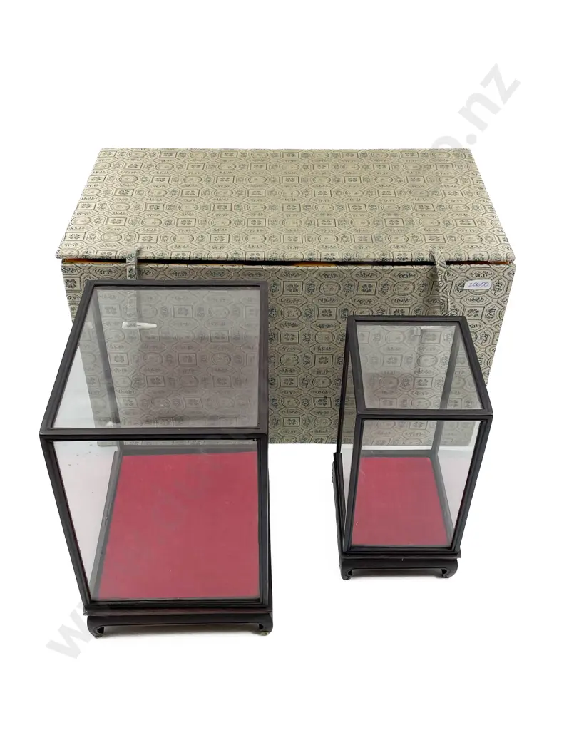 Two Display Cases Image 1++