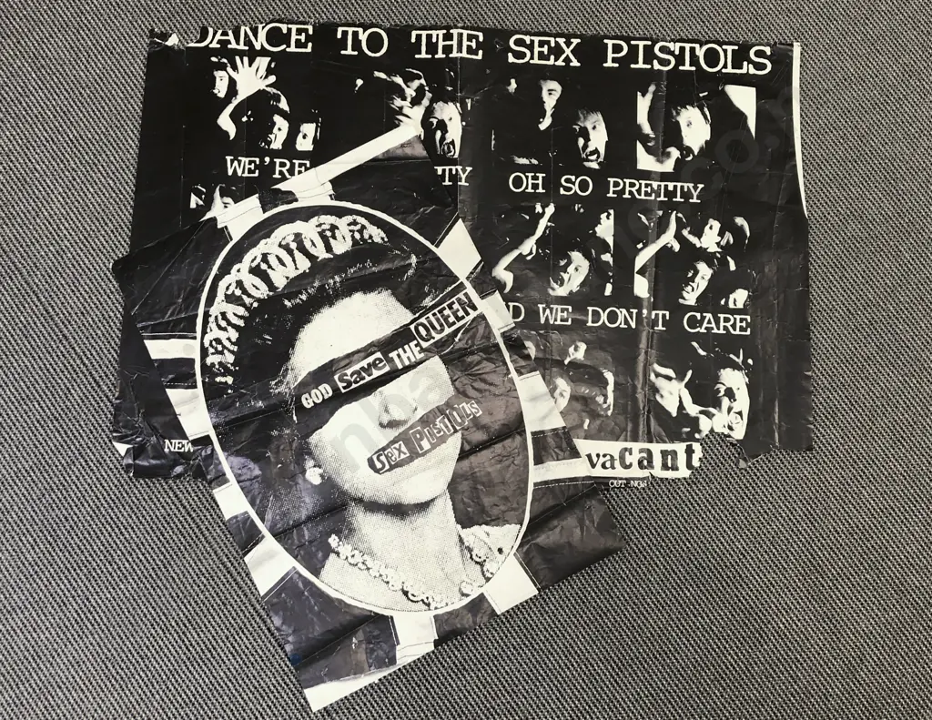 Qty of Vintage Loose Music Posters Including Sex Pistols Image 1++
