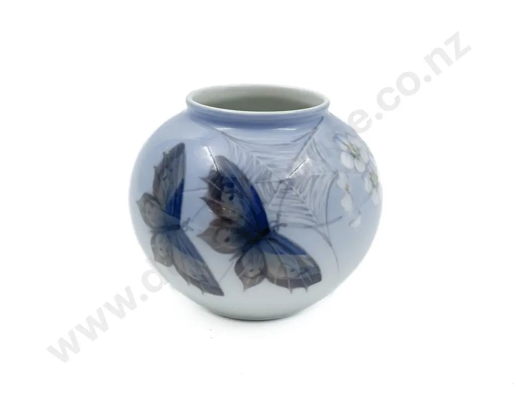 Small Royal Copenhagen Vase Image 1++