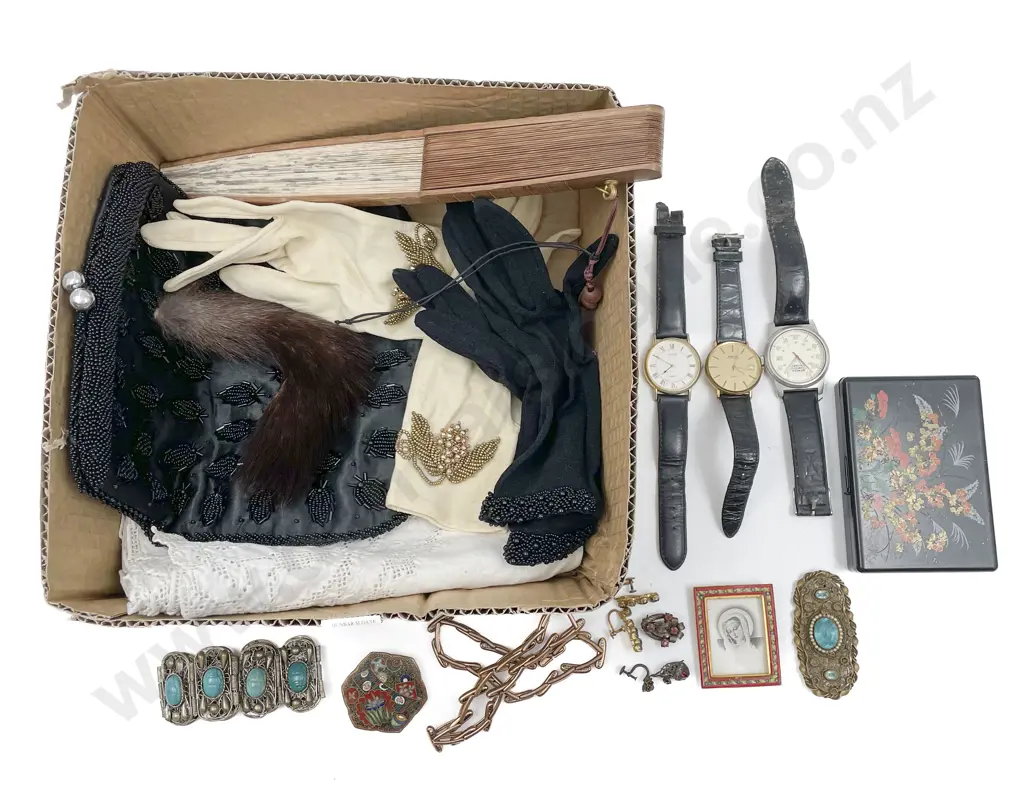 Qty of Assorted Costume and Costume Jewellery Including Boxes and Watches etc Image 1++