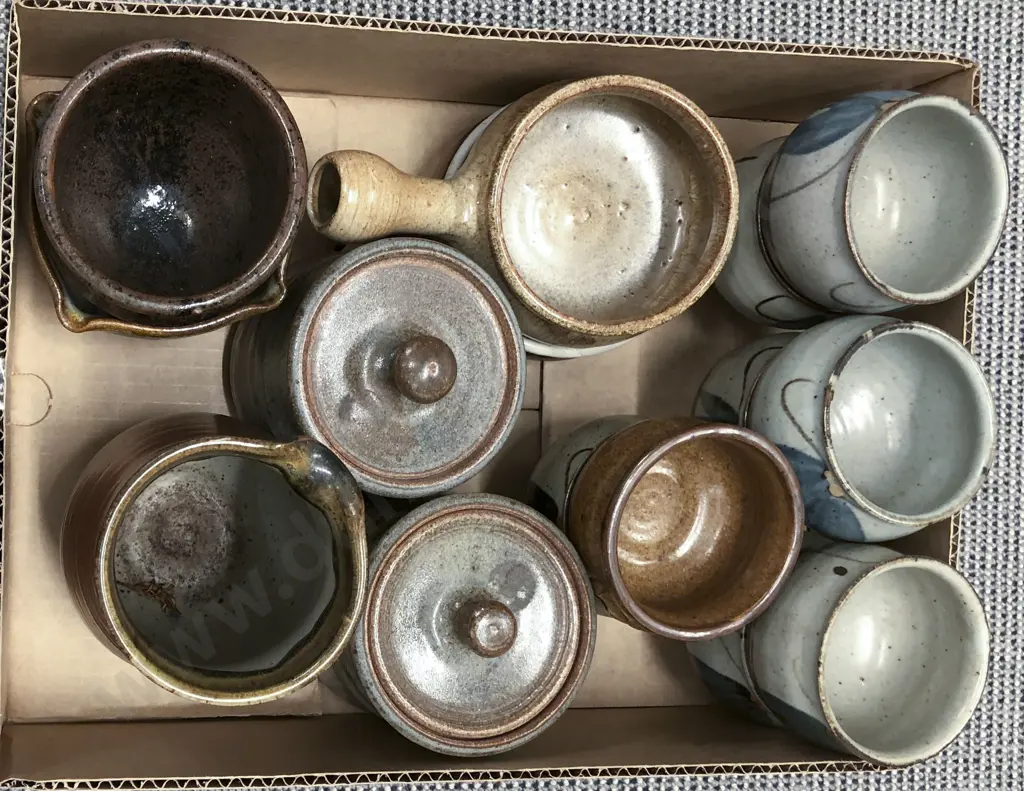 Box of Assorted Pottery Image 1++