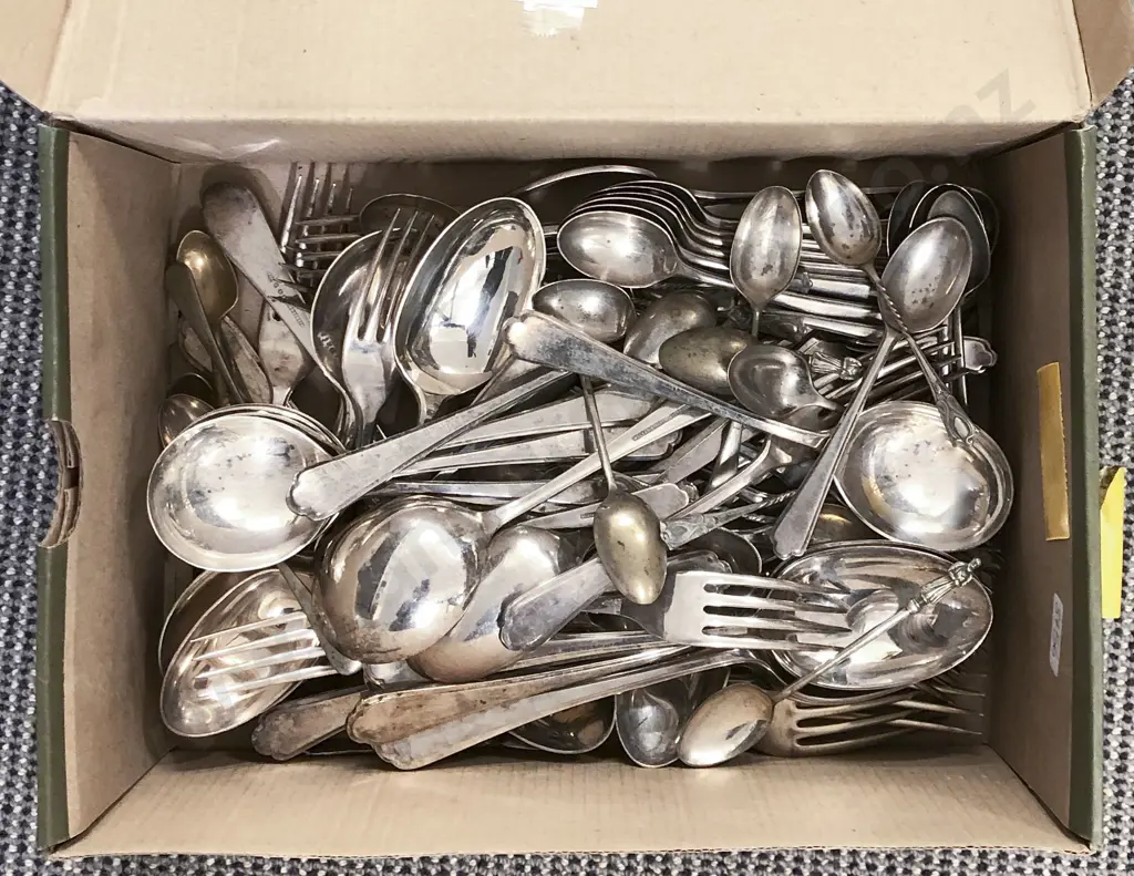 Small Box of Assorted S/P Cutlery Image 1++
