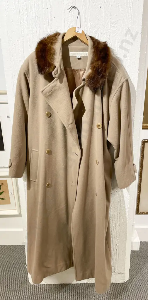 Camel Coat with Fur Collar Image 1++