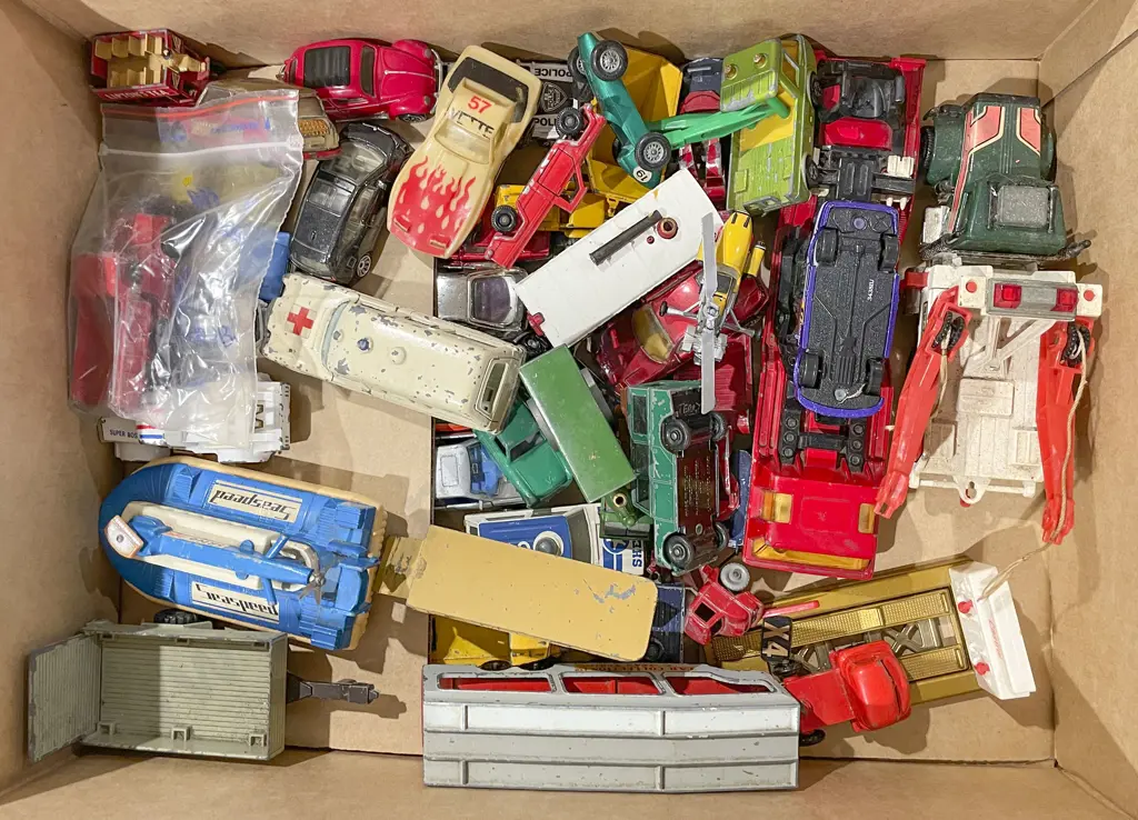 Qty of Assorted Matchbox Cars Image 1++