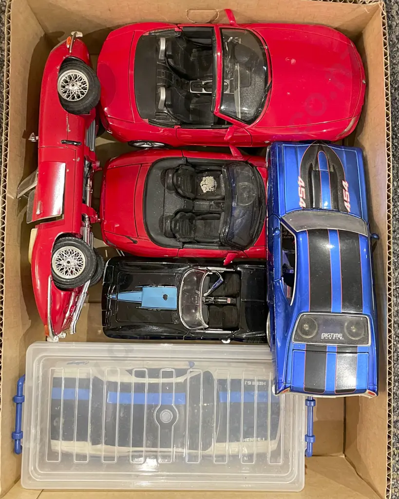 Box of Six Model Cars Image 1++