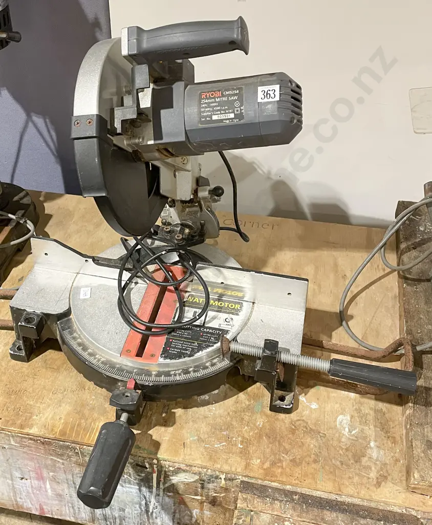 Ryobi 254mm Compound Mitre Saw Image 1++