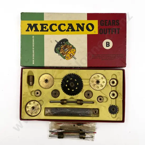 Boxed Meccano Gears Outfit B with Gears Set Instructions and Model Books 3-8