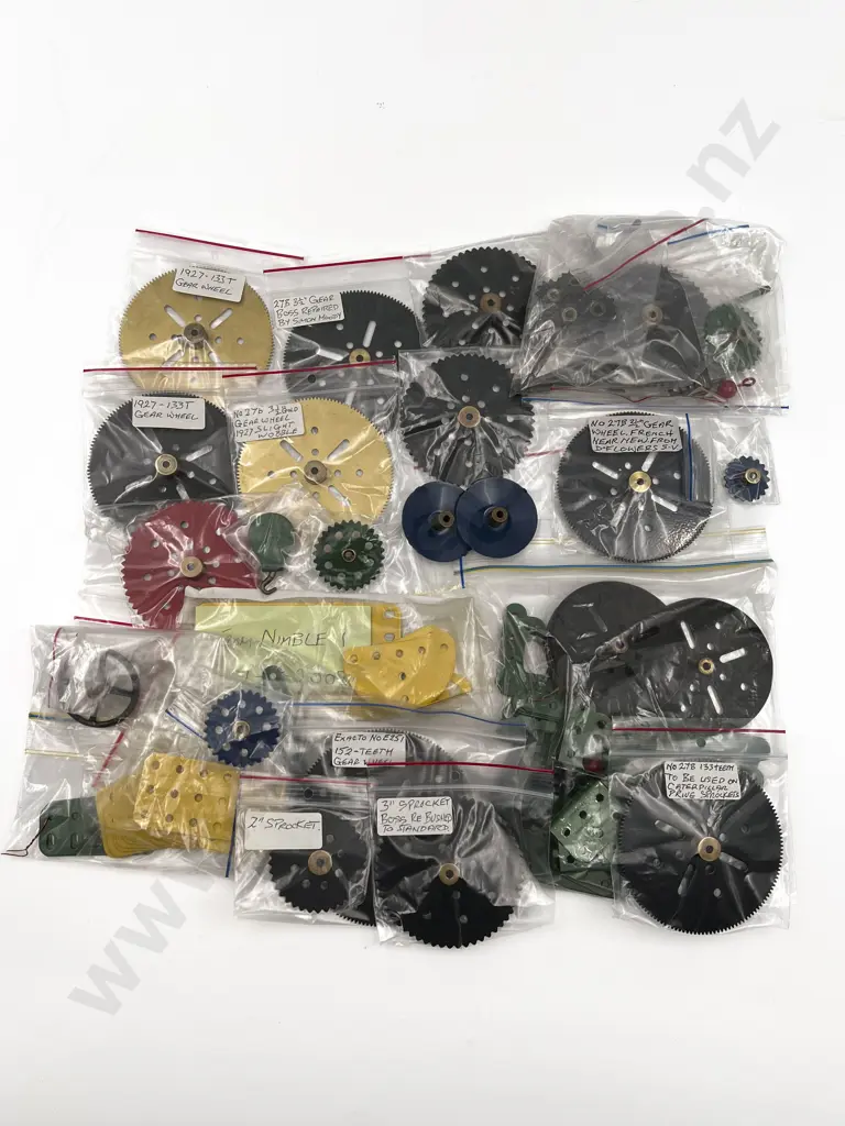 Qty Meccano Assorted Plates Gear Wheels Image 1++