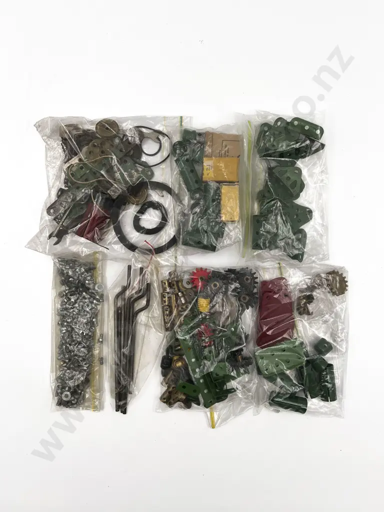Qty Meccano Assorted with Green Plates Image 1++