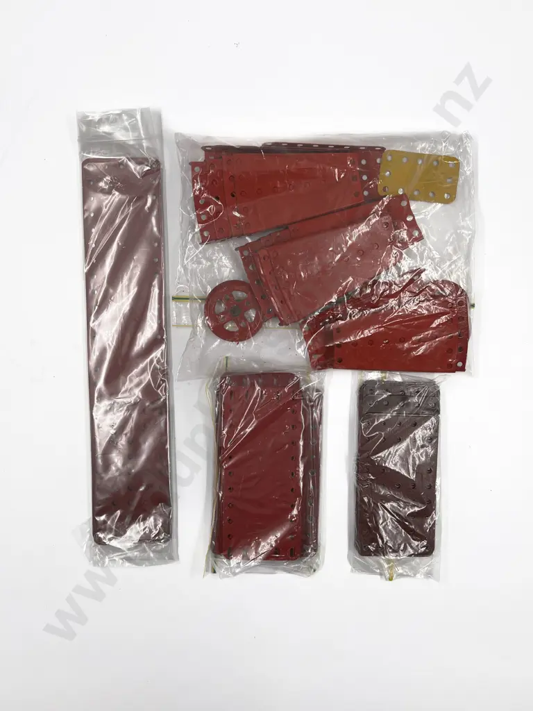 Qty Meccano Assorted with Red Plates Image 1++