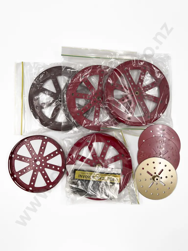Meccano Four Pulleys 15.5cm with Gear Wheels and Brass Gears Image 1++