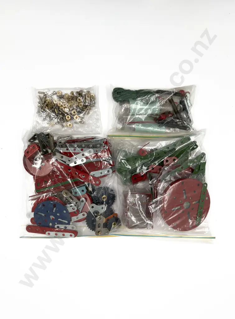Meccano Three Flange Rings 25cm with Gears and Assorted in red Image 1++
