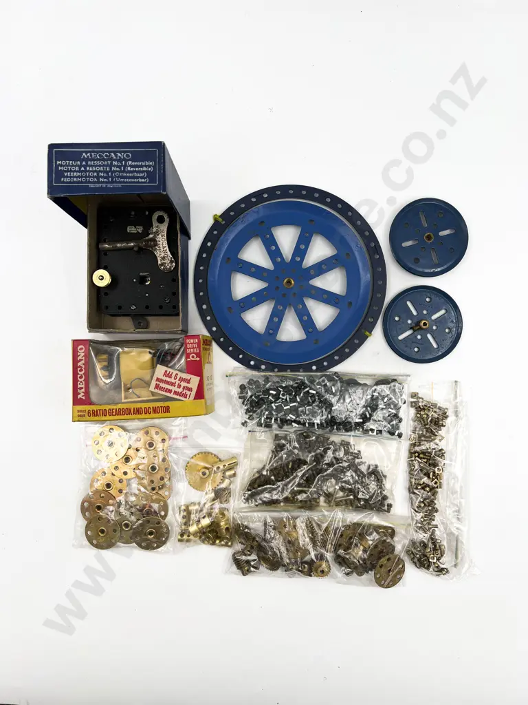 Meccano Qty Brass Gears with Boxed No1 Clockwork Motor and 6 Ratio Gearbox and DC Motor Image 1++