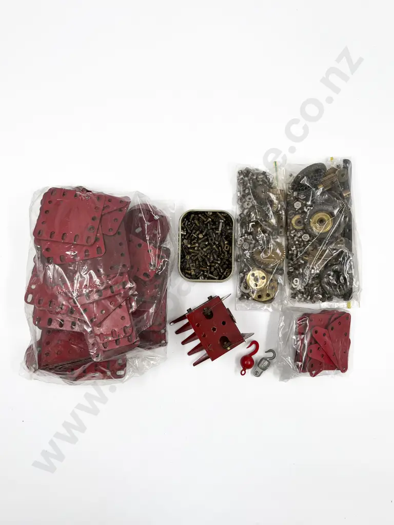 Meccano Qty Assorted Plates and Gears in Red with shovel Image 1++