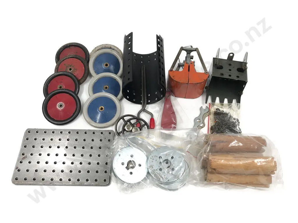Meccano Various Parts Image 1++