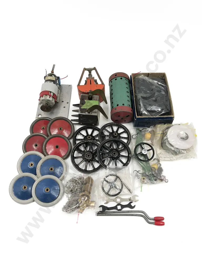 Meccano Various Parts Image 1++