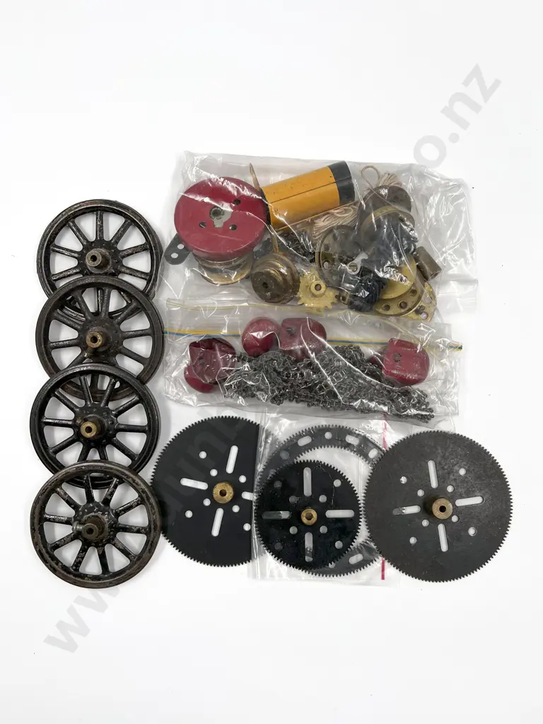 Meccano Various Parts Image 1++