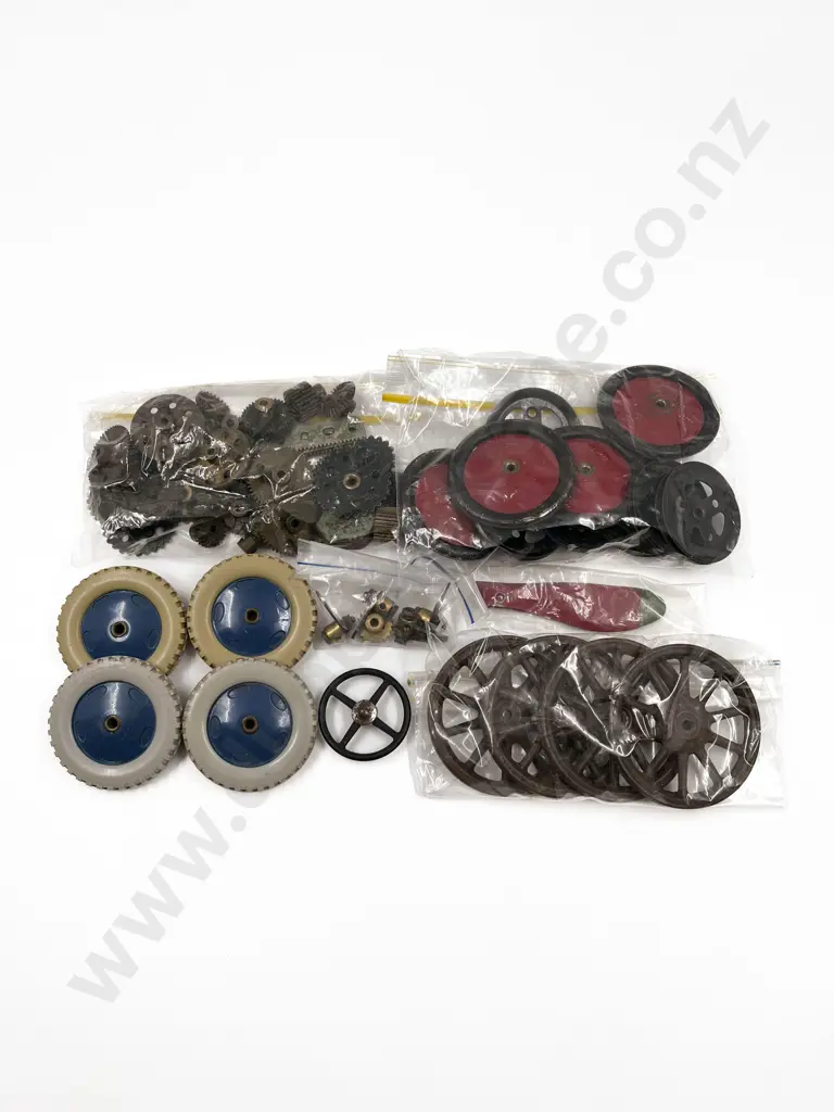 Meccano Various Parts Image 1++