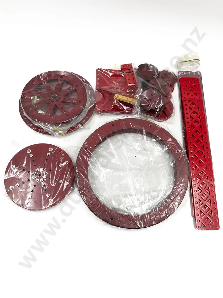 Qty Meccano Assorted Mainly Red Parts Image 1++