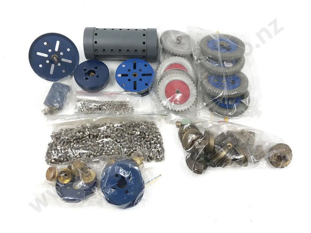 Qty Meccano Assorted Mainly Blue Parts Image 1++