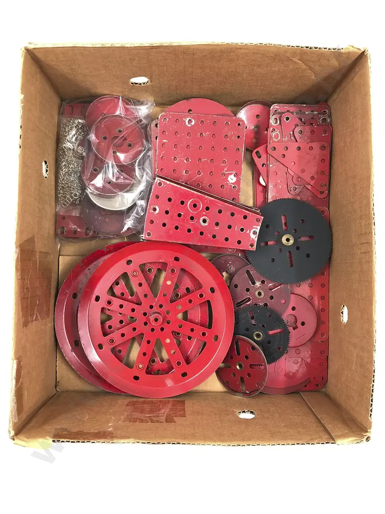 Qty Meccano Assorted Mainly Red Parts Image 1++