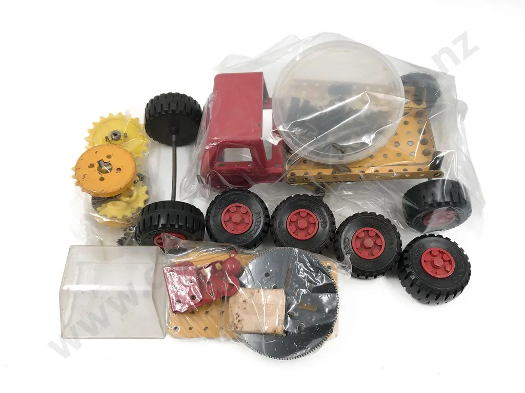 Qty Meccano Assorted Mainly Yellow Parts Image 1++
