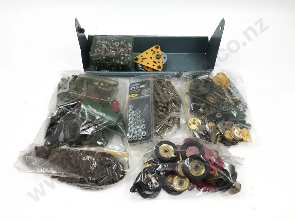 Qty Meccano Assorted Mixed Parts Image 1++