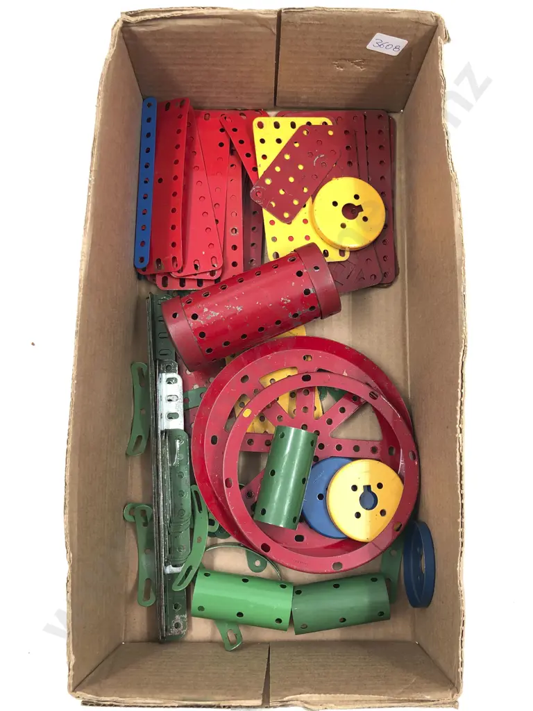 Qty Meccano Assorted Mixed Parts Image 1++