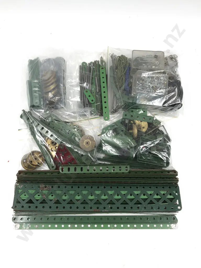 Qty Meccano Assorted Mainly Green Plates Image 1++