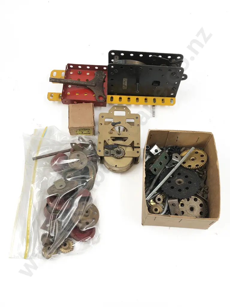 Qty Meccano Assorted Image 1++