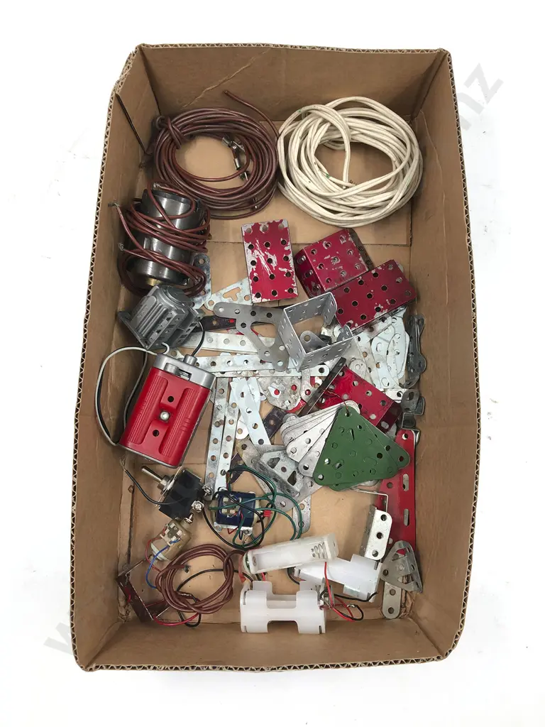 Qty Meccano Assorted Image 1++