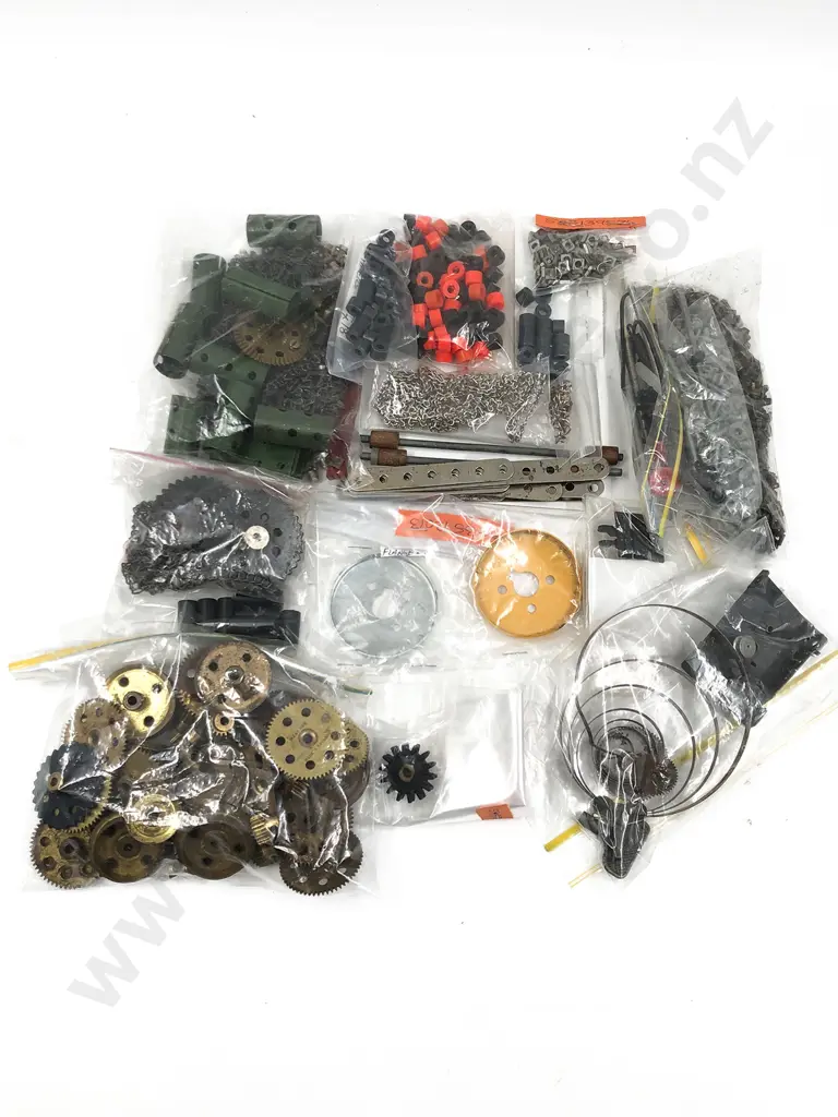 Qty Meccano Assorted Image 1++