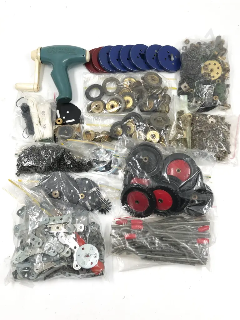 Qty Meccano Assorted Image 1++