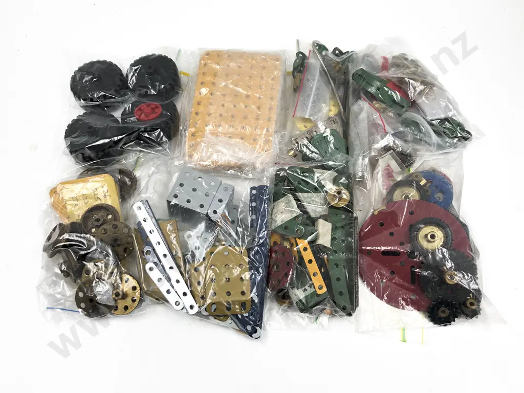 Qty Meccano Assorted Mixed Colour Plates and Gears Image 1++
