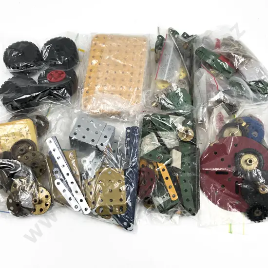 Qty Meccano Assorted Mixed Colour Plates and Gears
