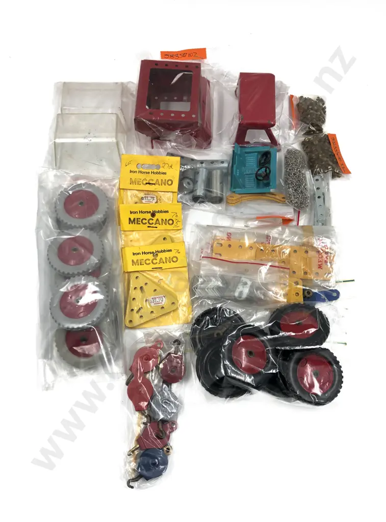 Meccano Highway Multikit Model Parts and Booklet Image 1++