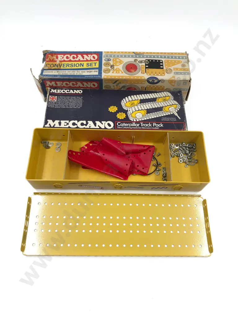 Meccano Caterpillar Track Pack Parts and Conversion Set with Extras Image 1++