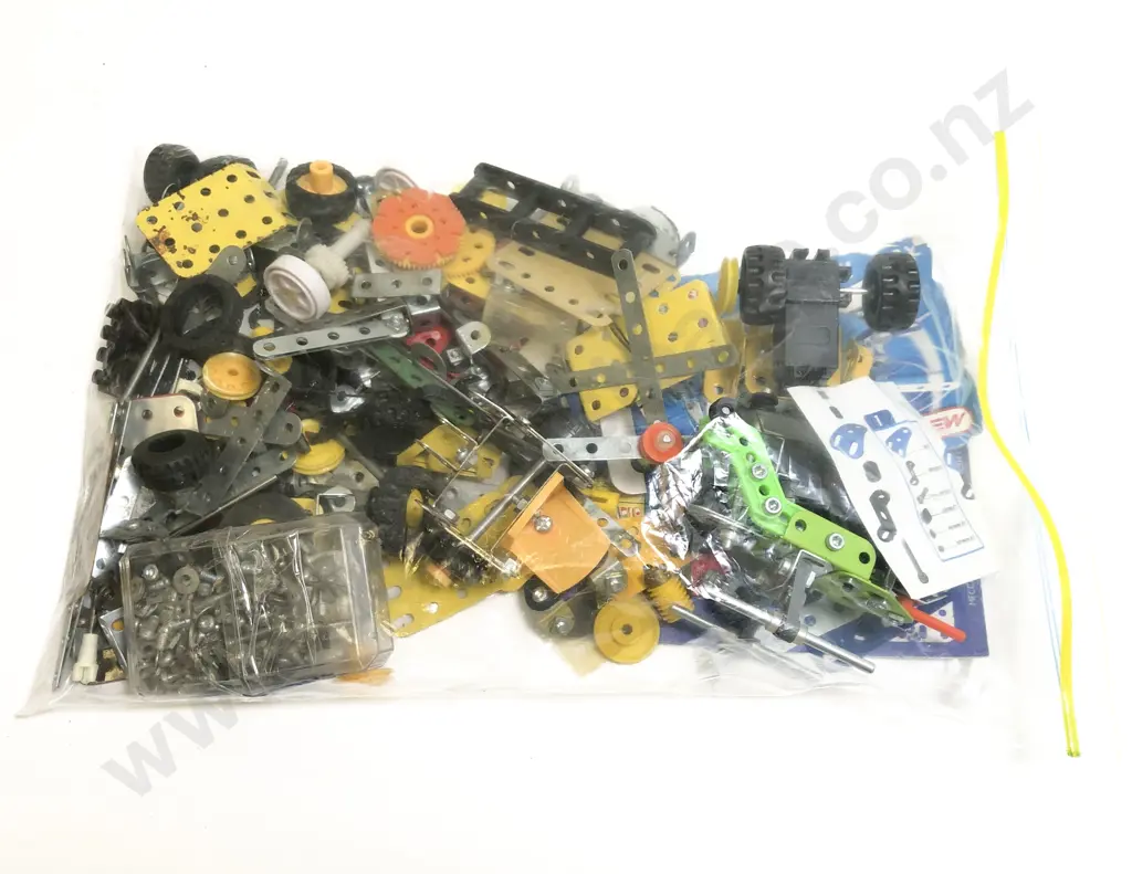 Meccano Caterpillar Track Pack Parts and Assorted Image 1++