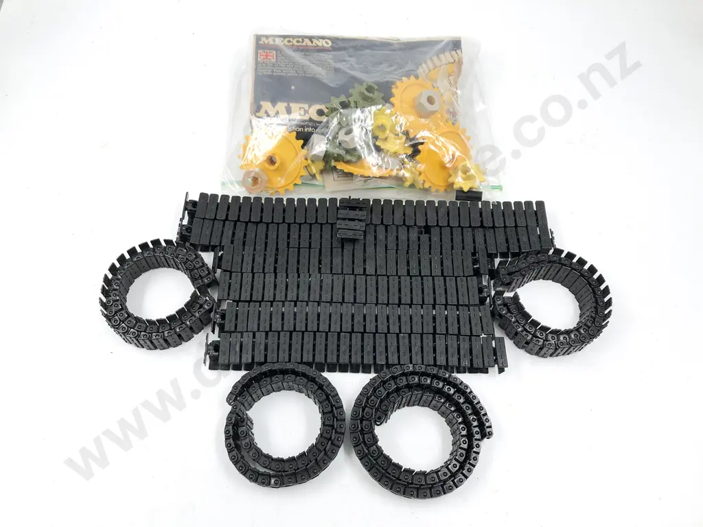 Meccano Caterpillar Track Pack Parts and Assorted Image 1++