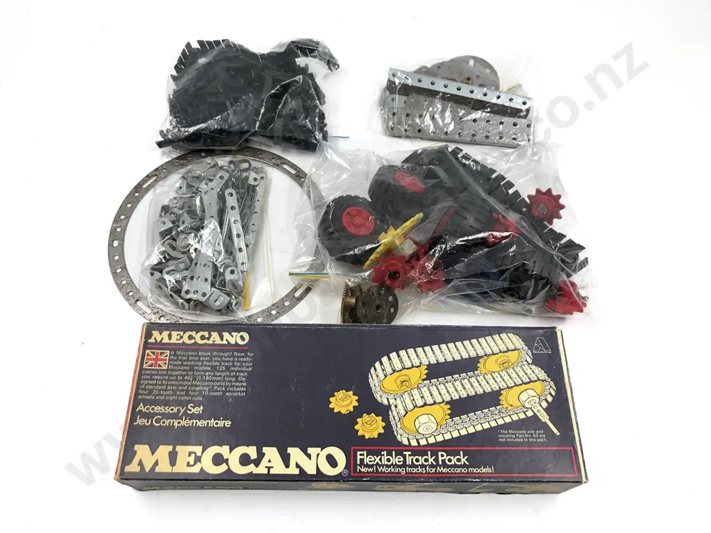 Meccano Caterpillar Track Pack Parts and Assorted Image 1++