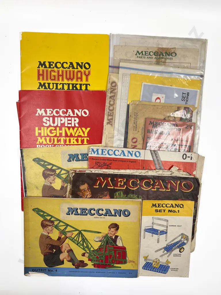 Asssorted Meccano Leaflets and Instruction Bookets Image 1++