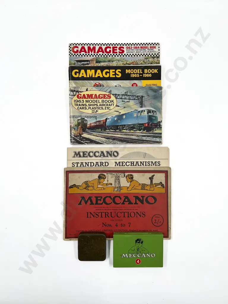 Two Meccano Contructors Guide Books Image 1++
