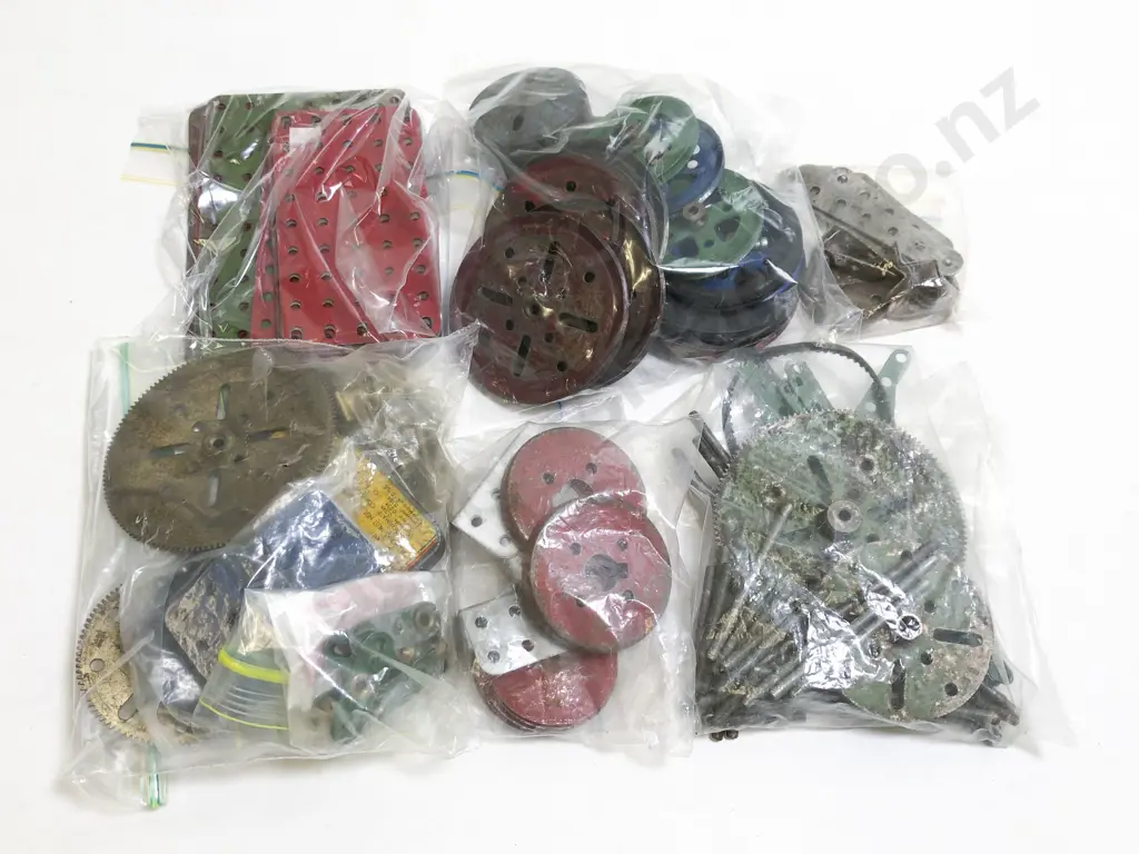 Qty Vintage Meccano Approx 7kgs Image 1++