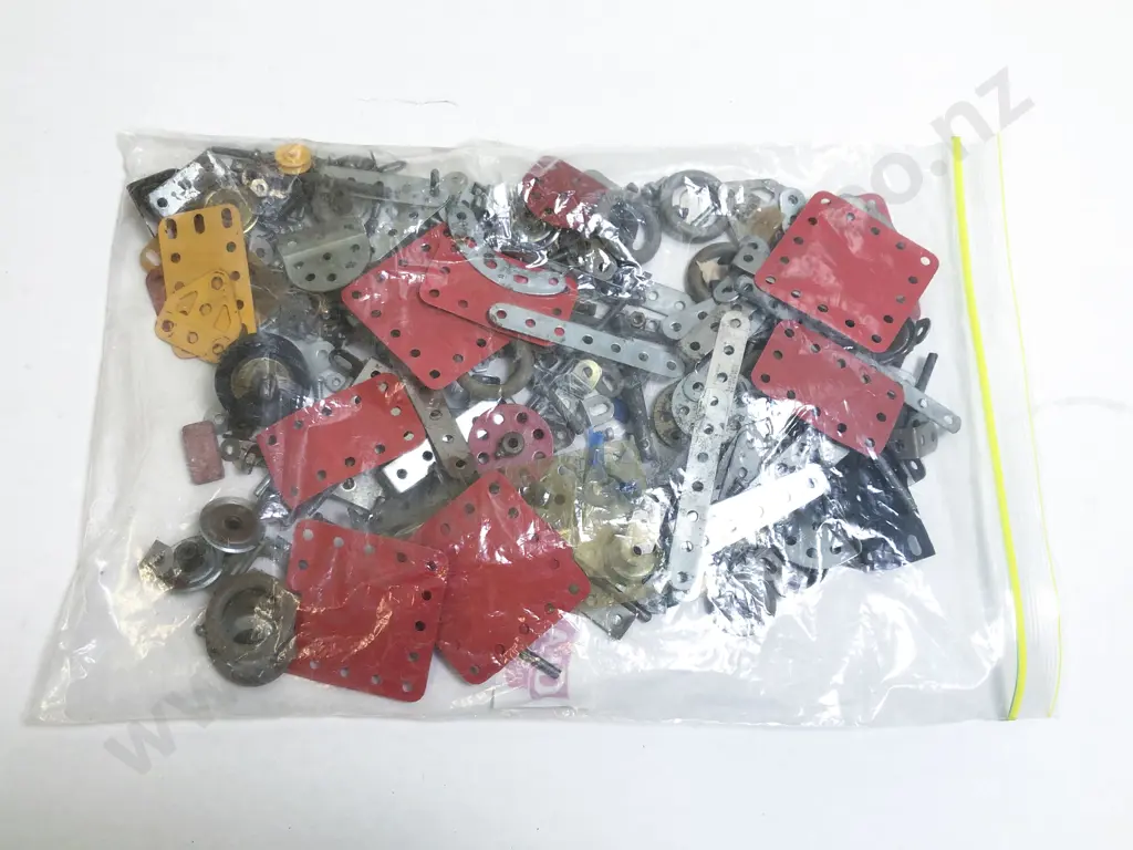 Qty Vintage Meccano Approx 6kgs Image 1++