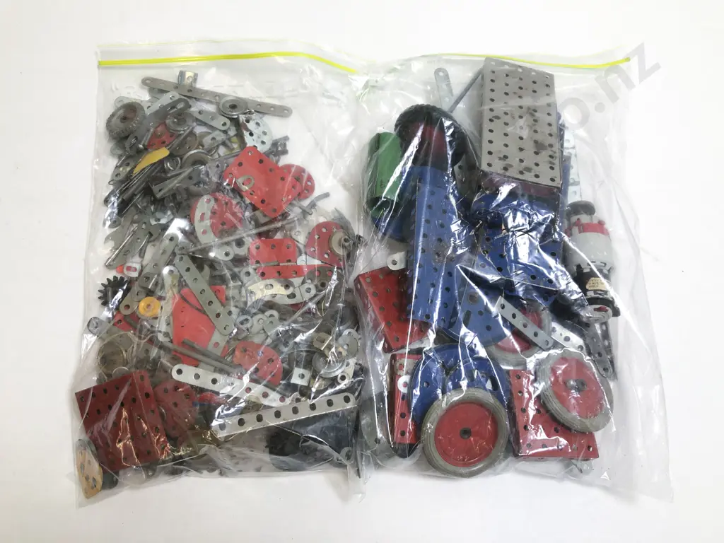 Qty Vintage Meccano Approx 6kgs Image 1++