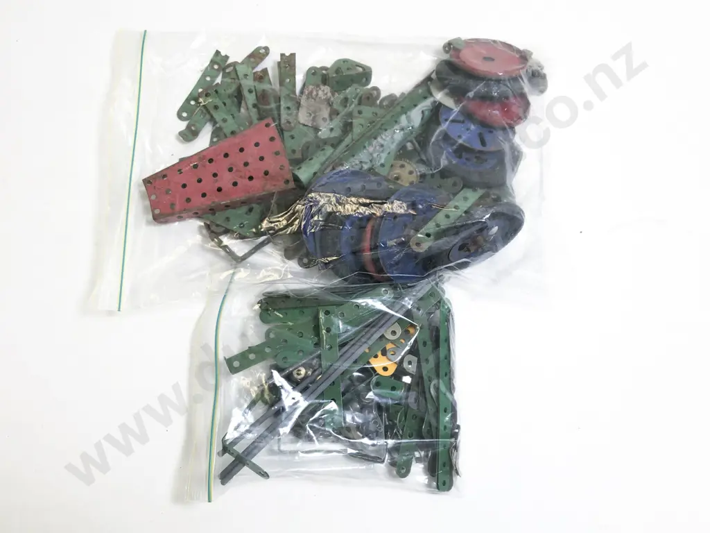 Qty Vintage Meccano Approx 5kgs Image 1++
