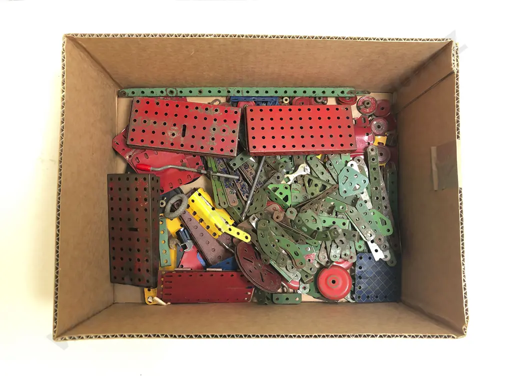 Qty Vintage Meccano Approx 4.5kgs Image 1++