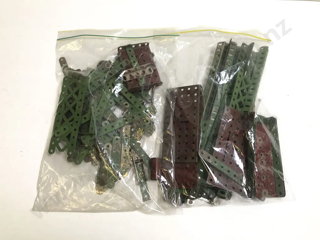 Qty Vintage Meccano Approx 5kgs Image 1++