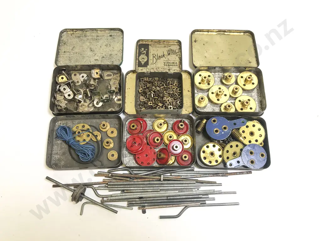 Qty Vintage Meccano Approx 3kgs Image 1++
